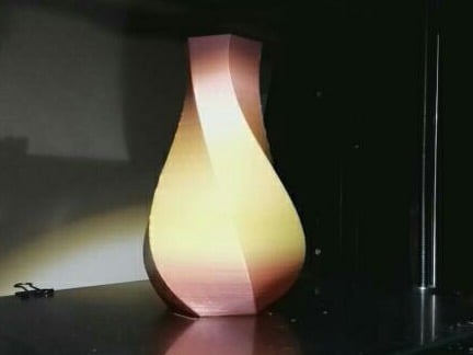 Miniatura 2 do modelo 3D hexagonal vase