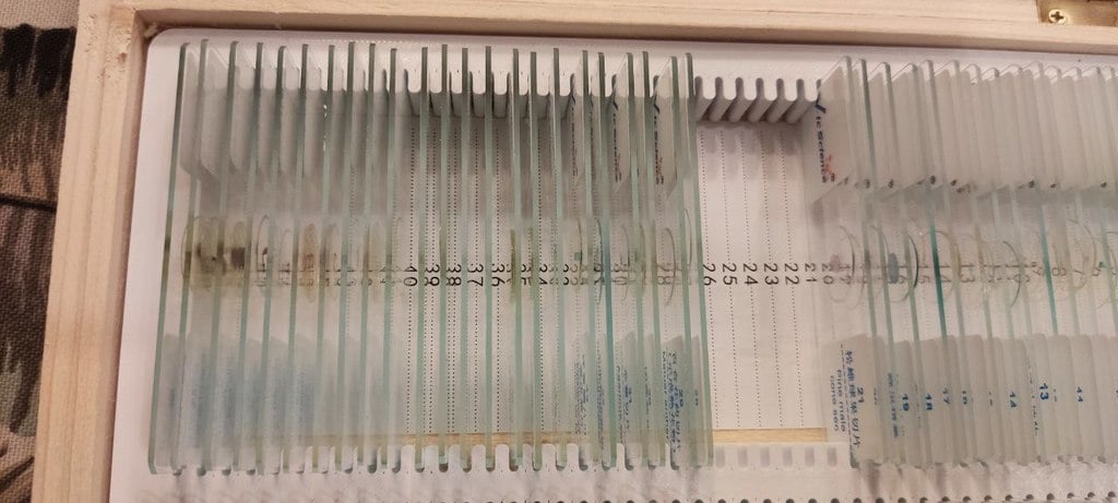 Miniatura 1 do modelo 3D 100 microscope slides box incert