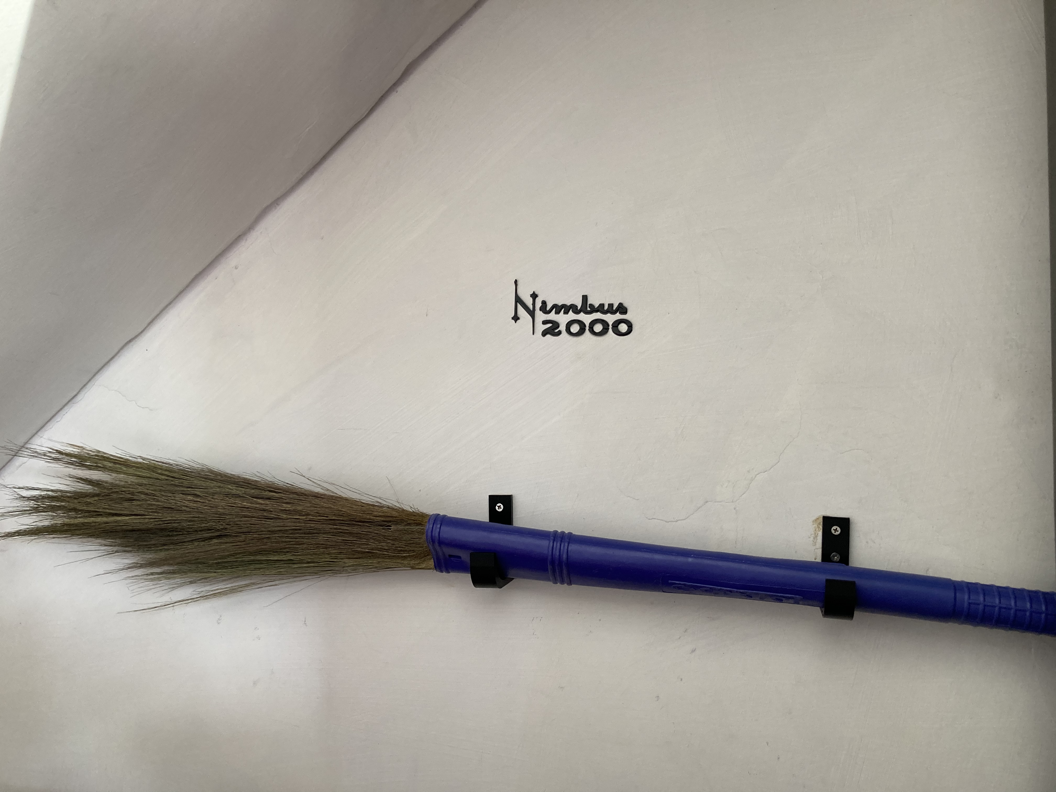 Broom Mount