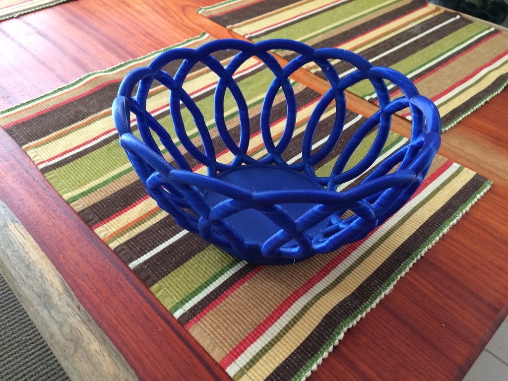 Miniatura 2 do modelo 3D InterWoven Bread Basket