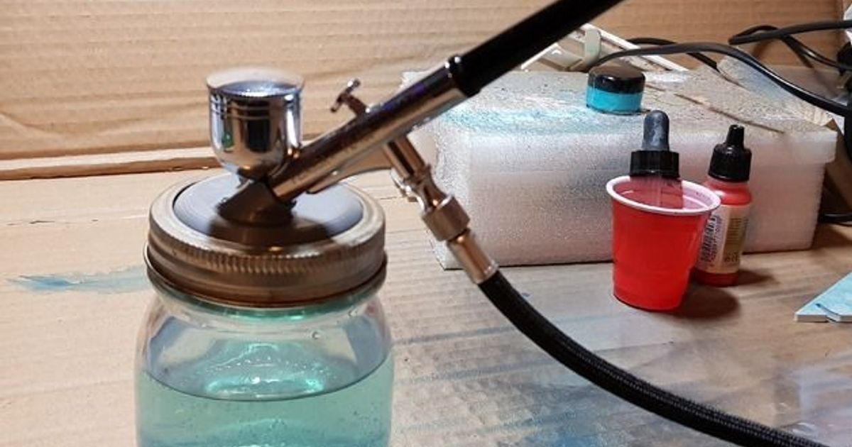 Airbrush Holder and Cleaning Lid by Download free STL