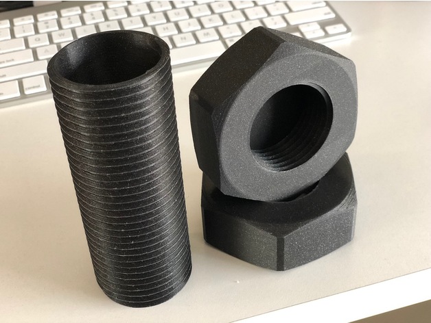 Miniatura 3 do modelo 3D Oversized Bolt & Nut