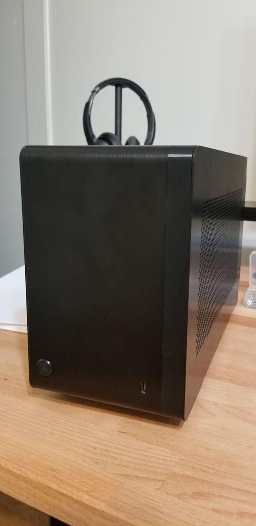 4.7L Mini ITX case, easily printable (2 major pieces), sandwich layout, no  extra thread inserts, standoffs or feet required by eCrowne, Download free  STL model