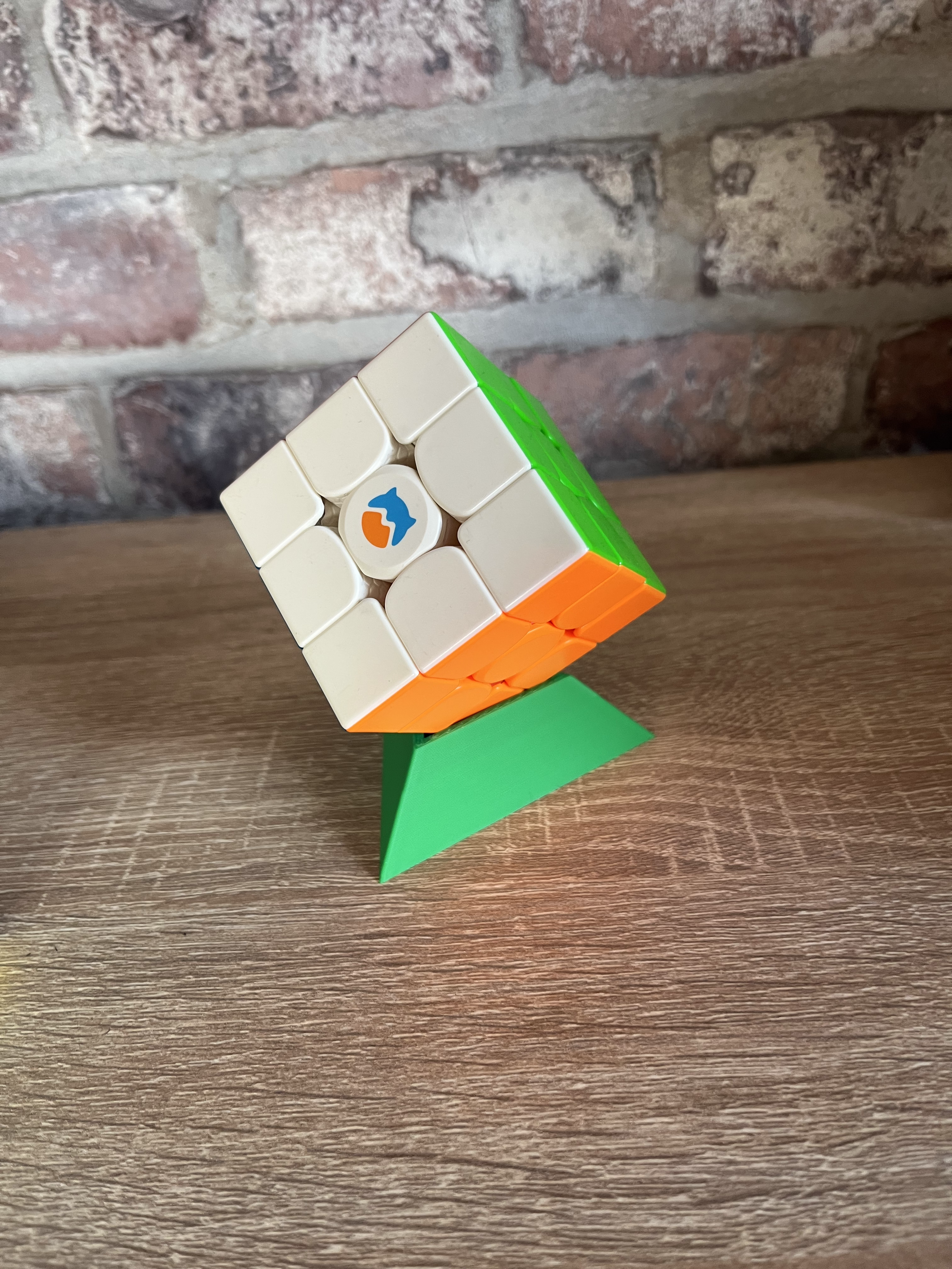 Miniatura 4 do modelo 3D rubick's cube stand