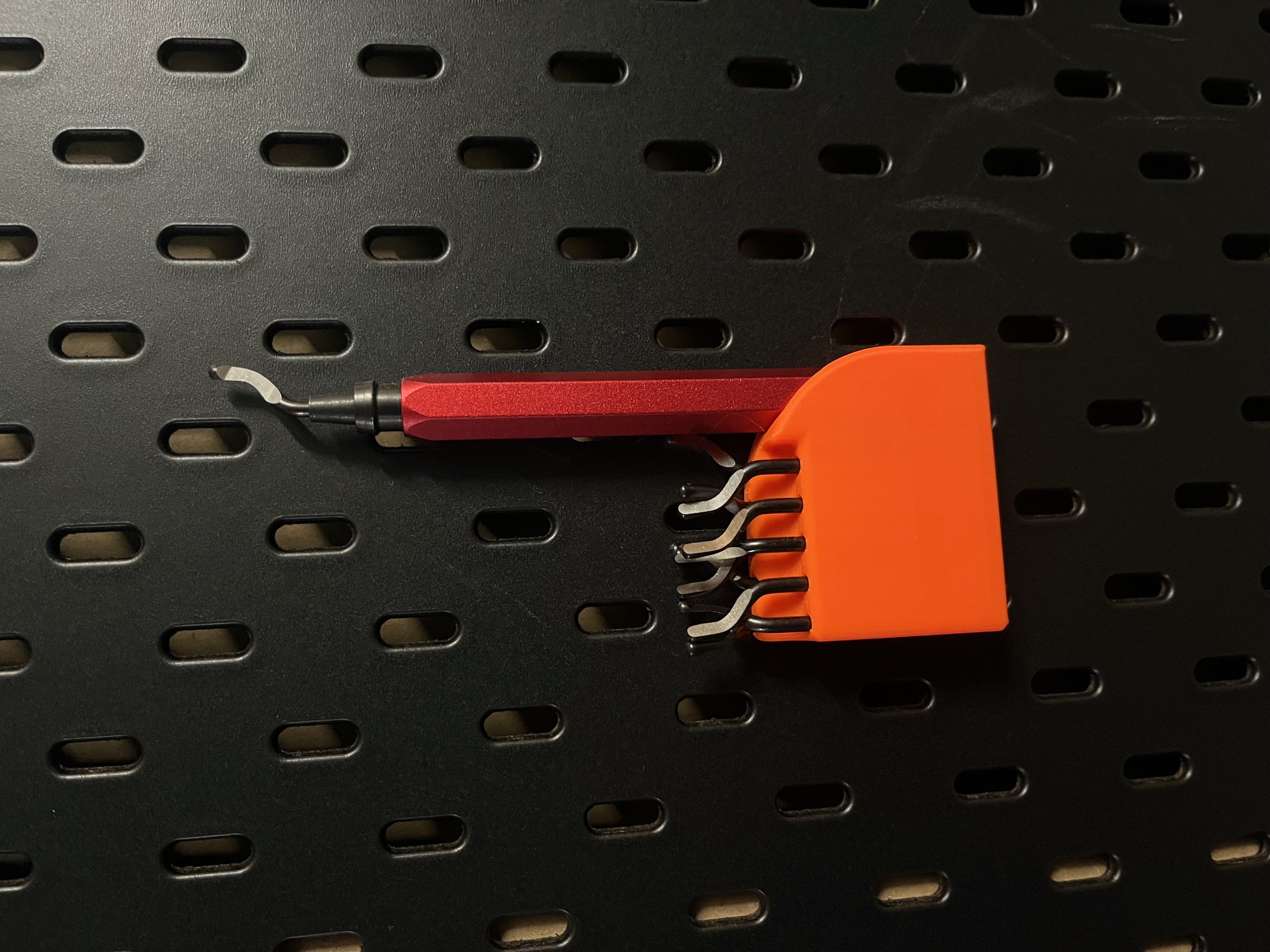 Halter für Entgrater + Klingen (Skadis) / Deburring Tool Holder