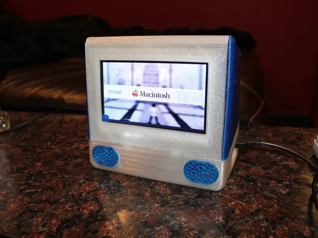 iPi G3 - Raspberry Pi powered mini iMac G3