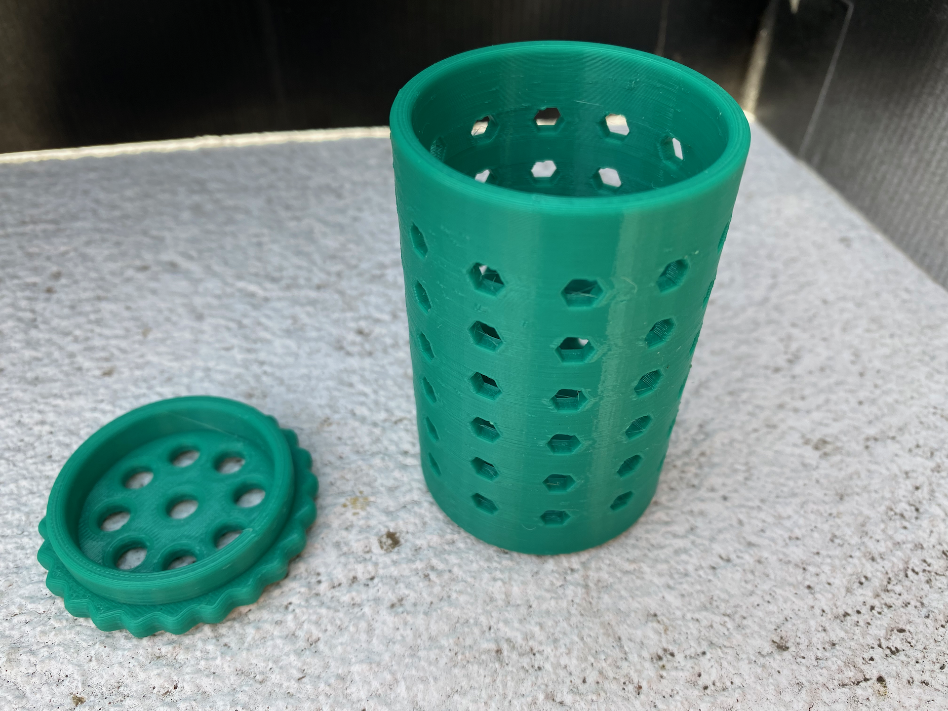 Dessicant/Dryer Cage