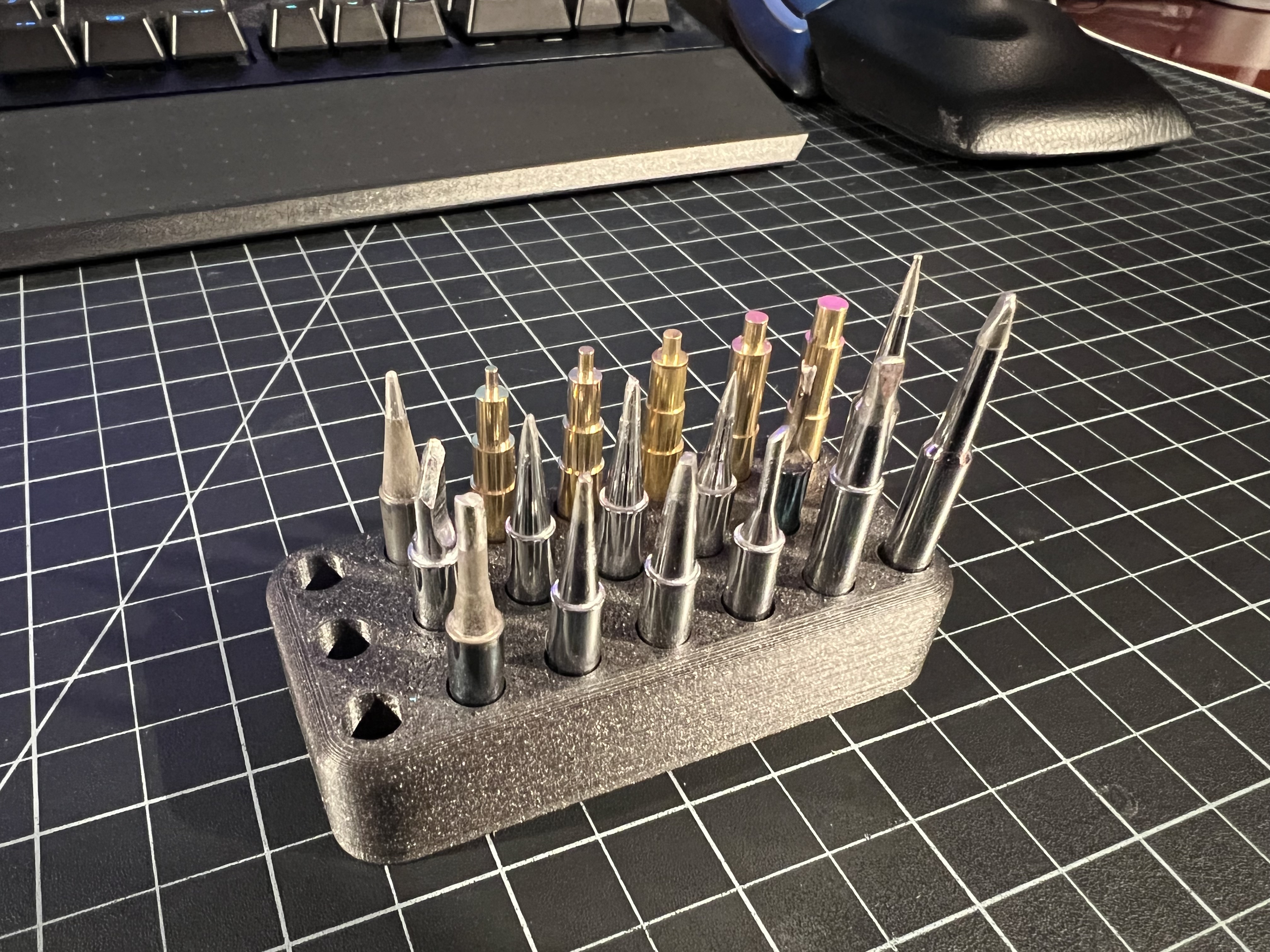 Solder tip holder
