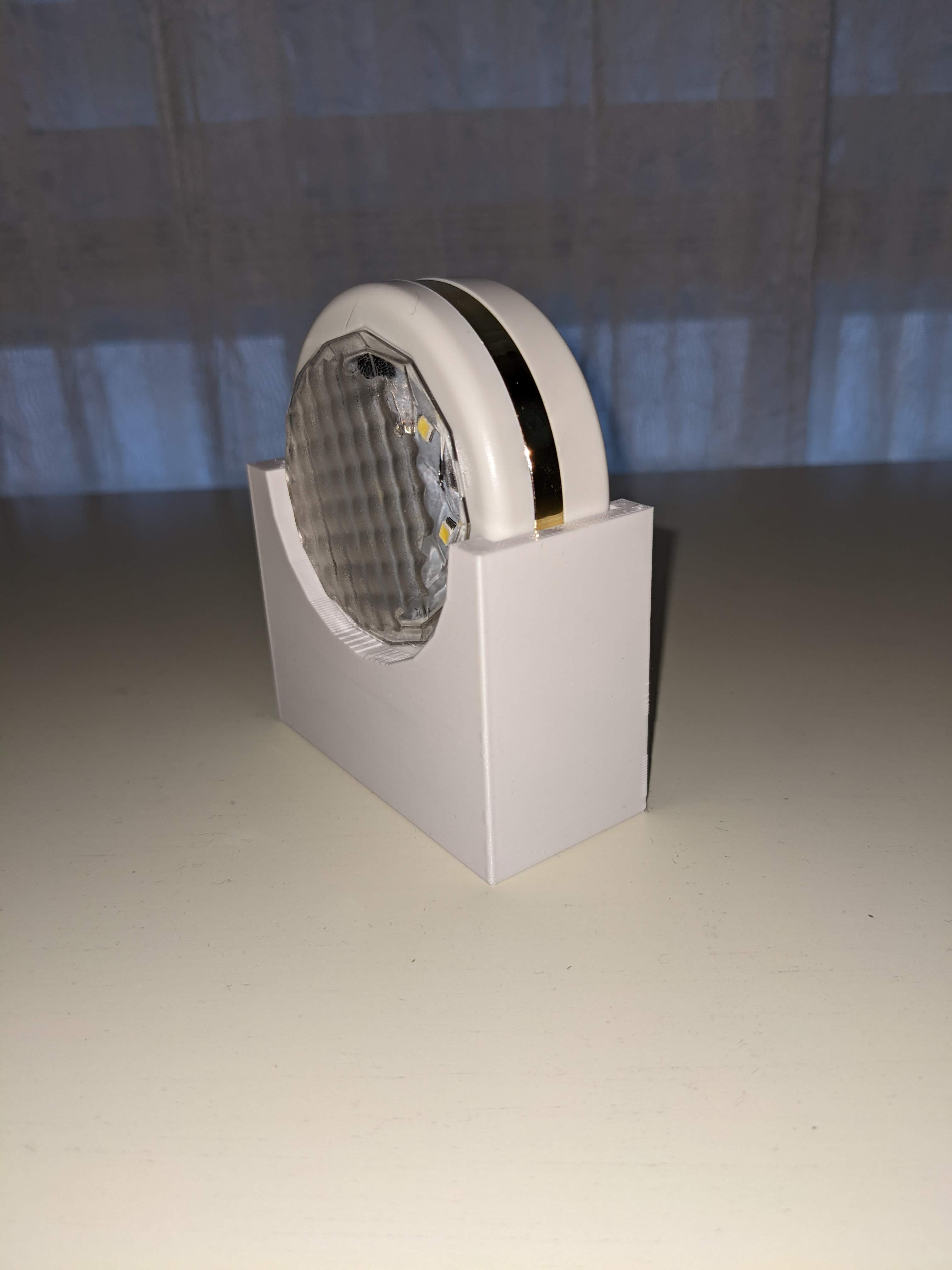 LED Puck Holder for Lithophane Prints