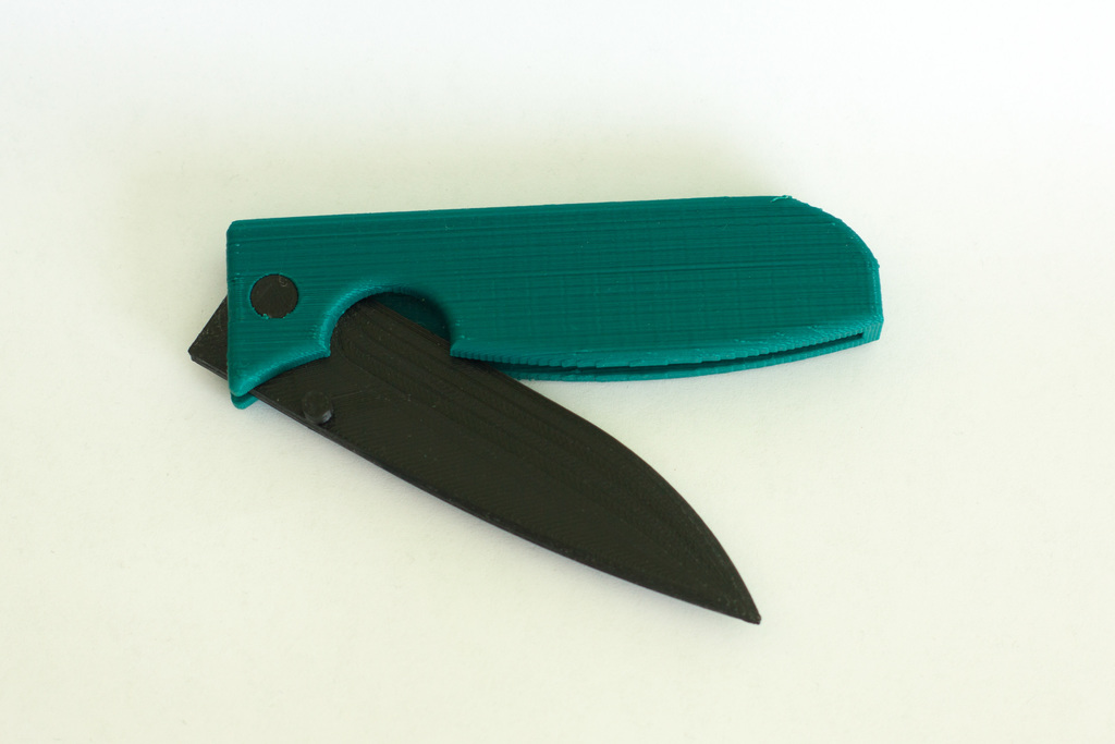 Flip knife with frame lock