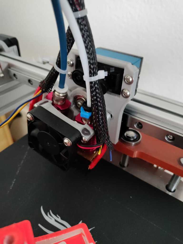 Dual-hotend for Ender 3 (tested with linear rails)