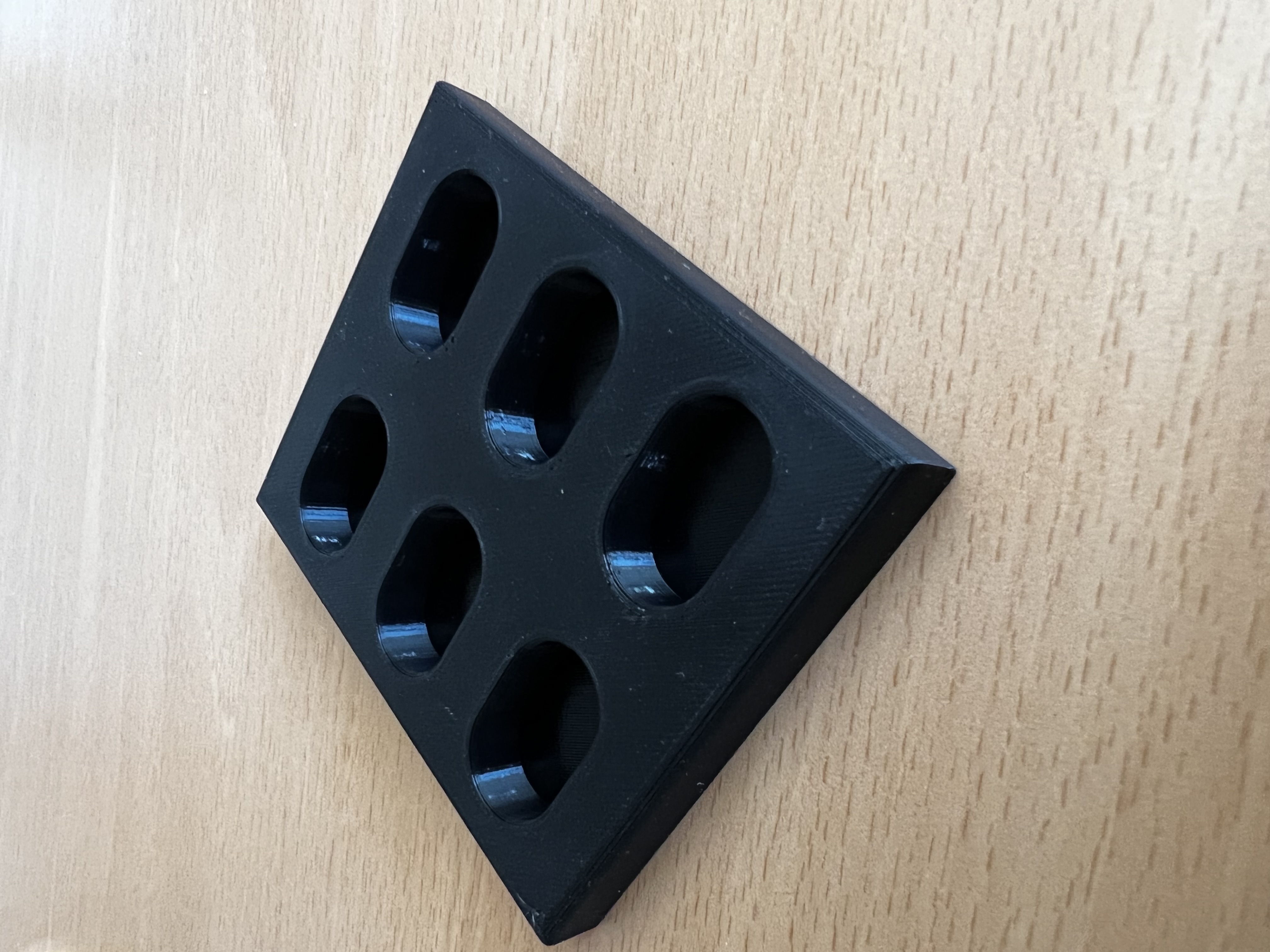 Simple stand for 6 GeekBar disposable vapes