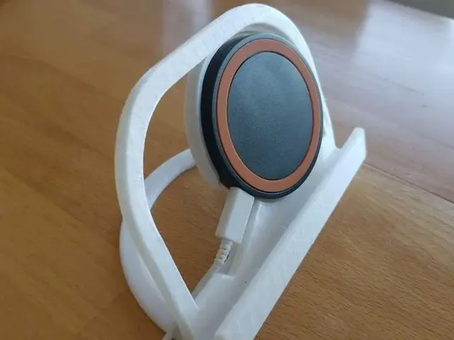 Tablet holder with Wirelss Charger
