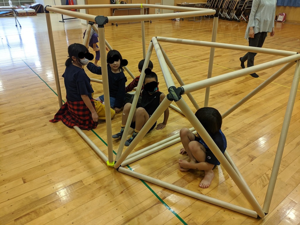 Polyhedron Joint for Cardboard Pipes