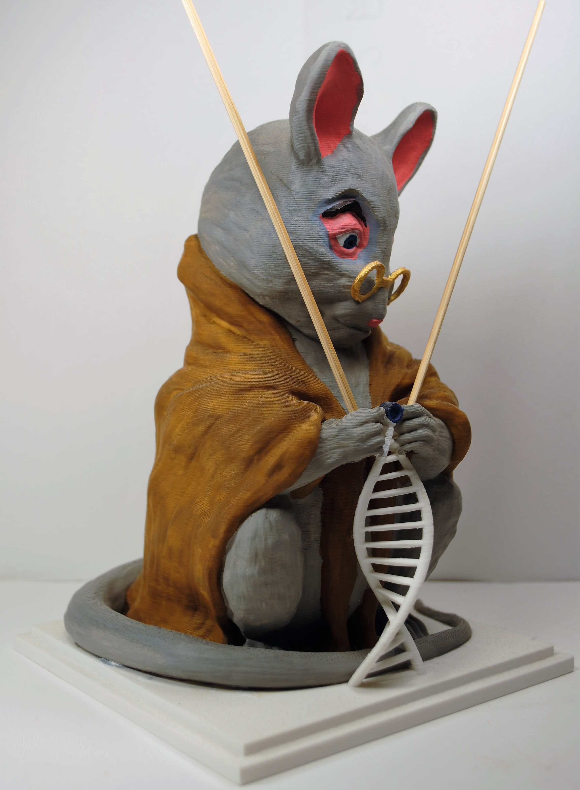 Lab mouse statue