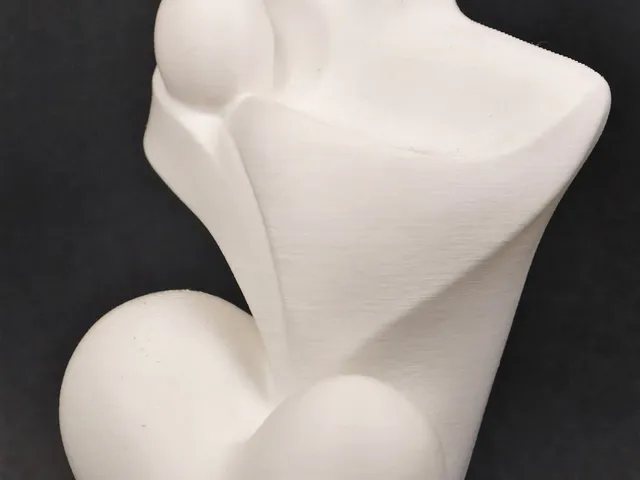 Mother and child sculpture 2