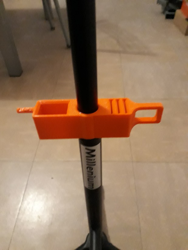 Millenium Guitar Stand — miniatura 4