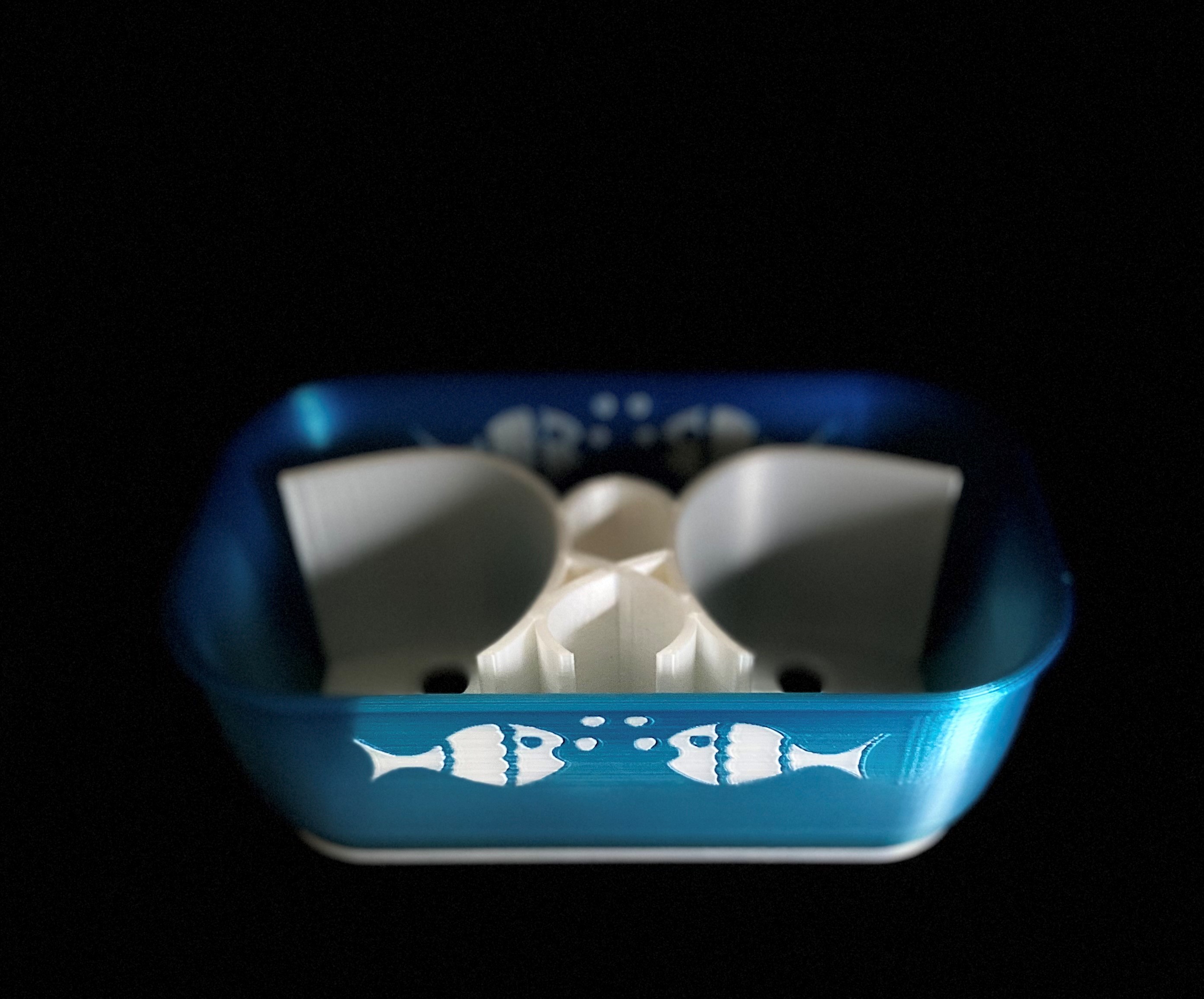 Miniatura 2 do modelo 3D Toothbrush and toothpaste holder