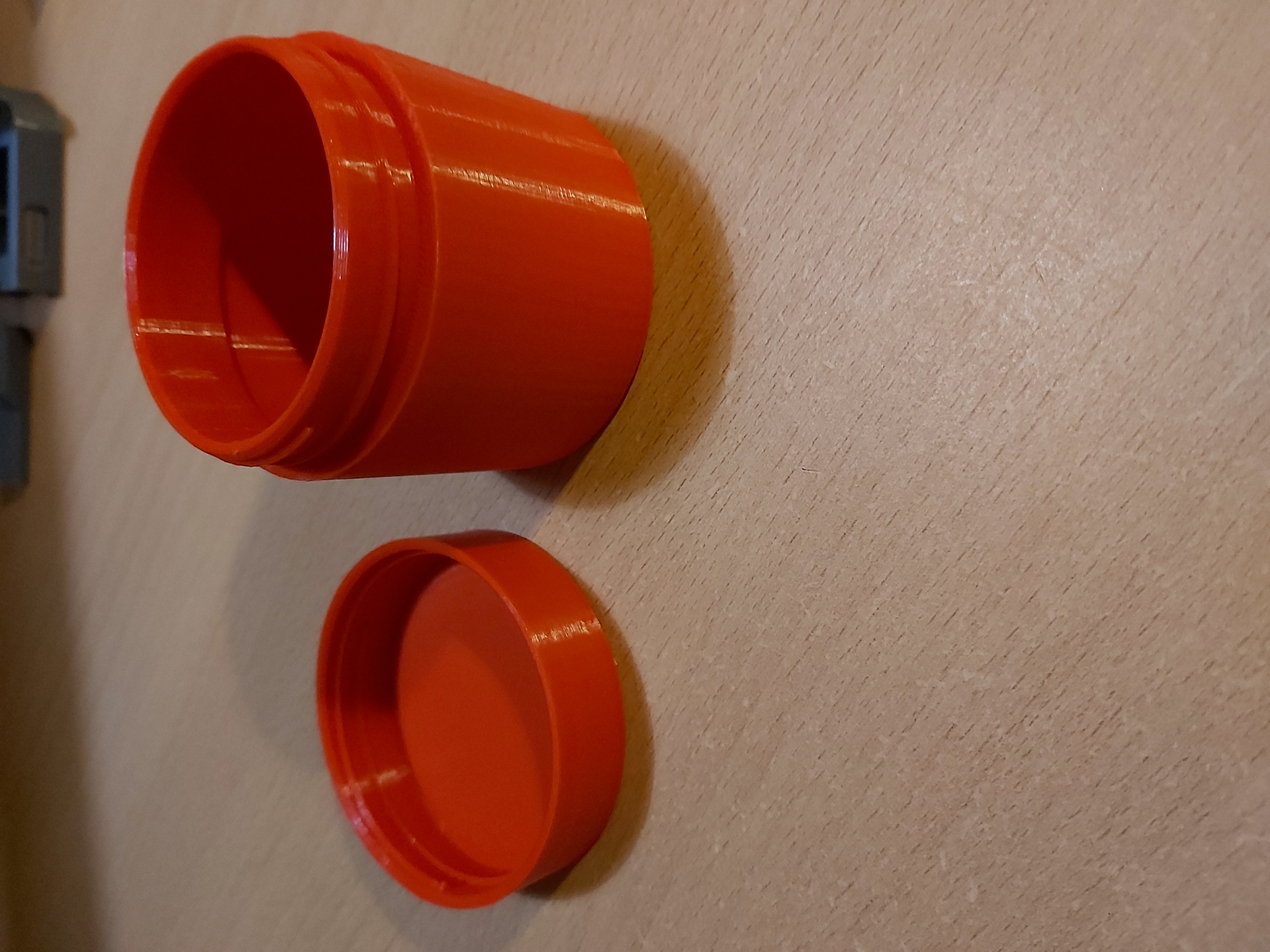Screw Cap Container 60x60