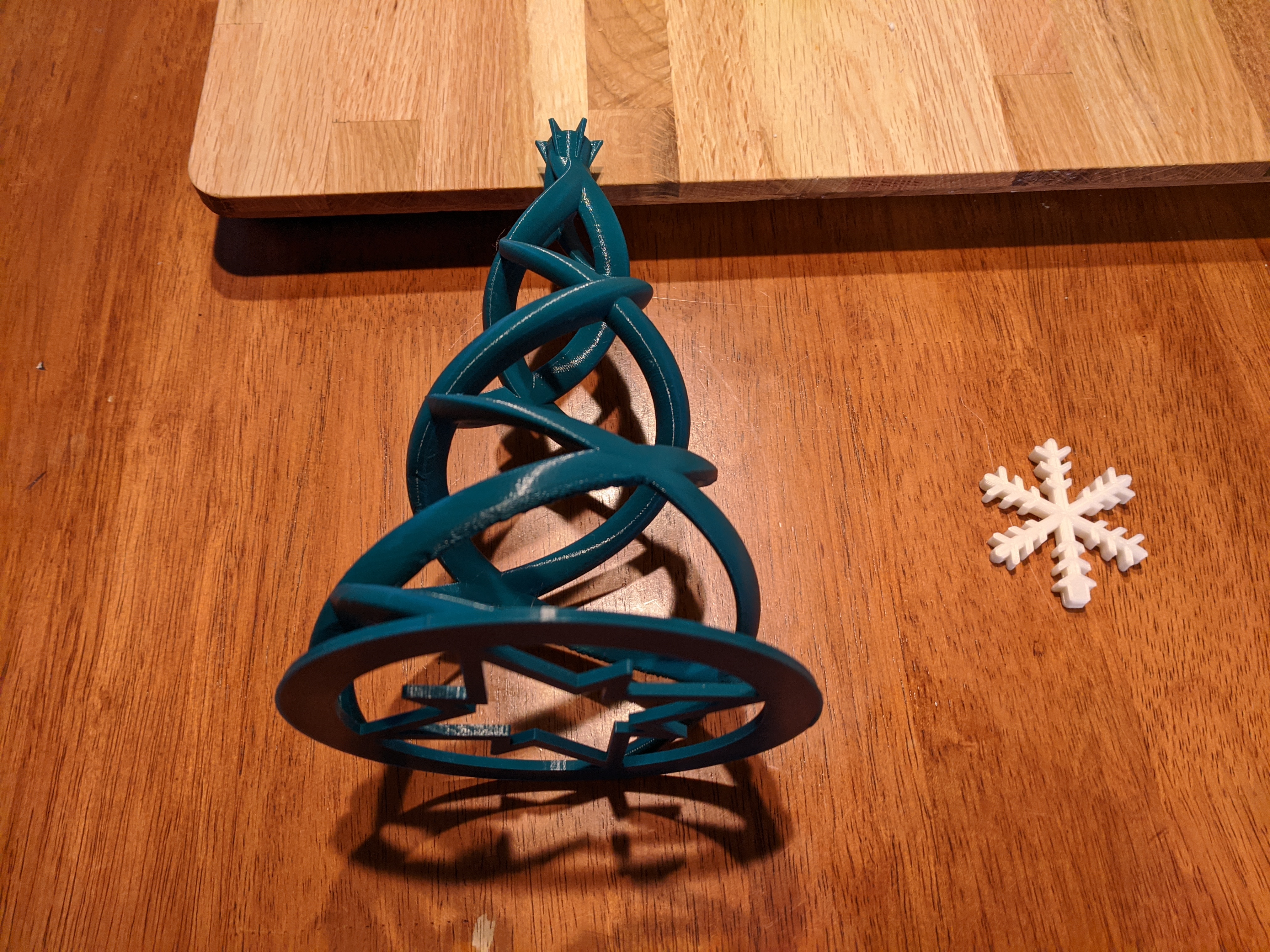 Miniatura 2 do modelo 3D Xmas Tree Twist