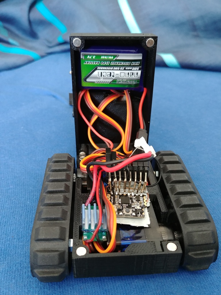 Miniatura 2 do modelo 3D Yet another servo driven fpv tiny tank