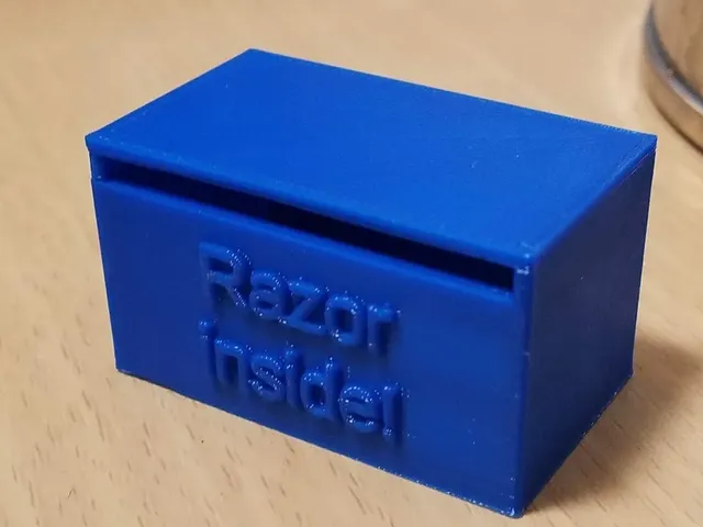 Customizable DE razor disposal box