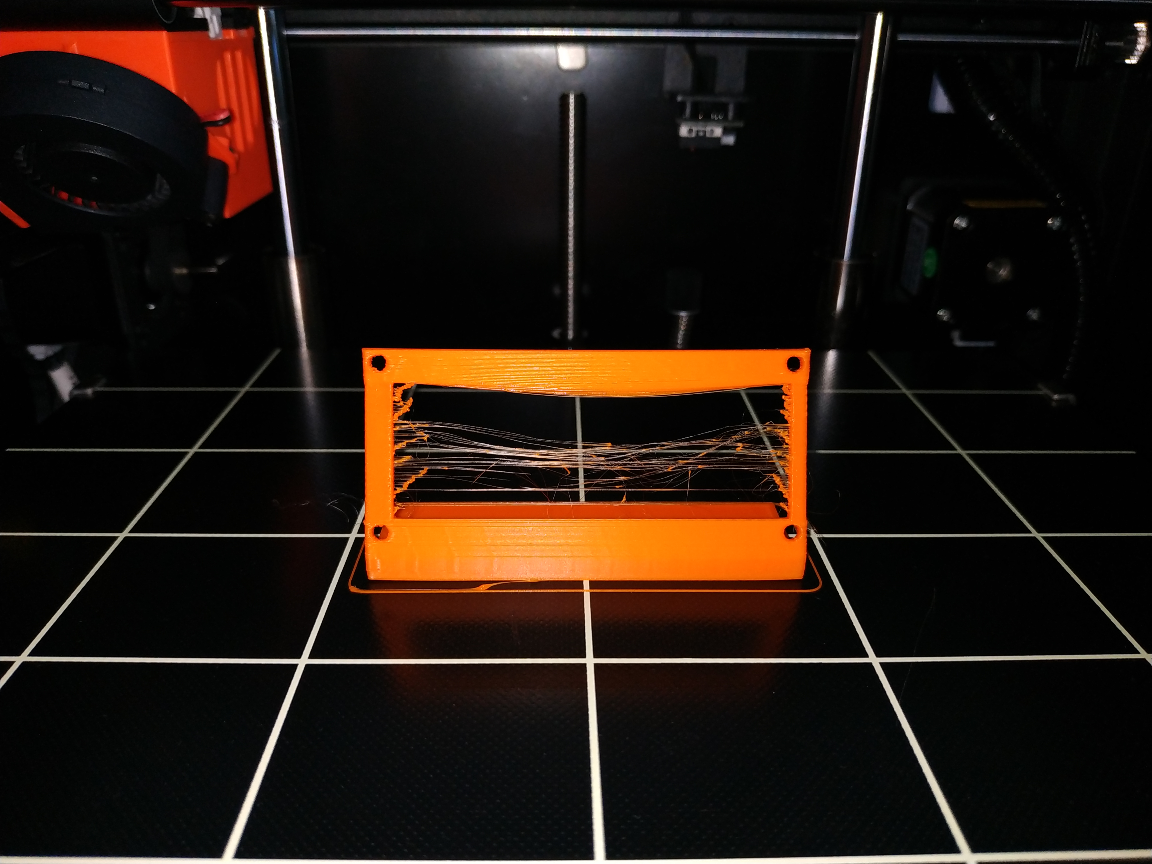 Miniatura 5 do modelo 3D Simple LCD 1602 tilted holder - bracket