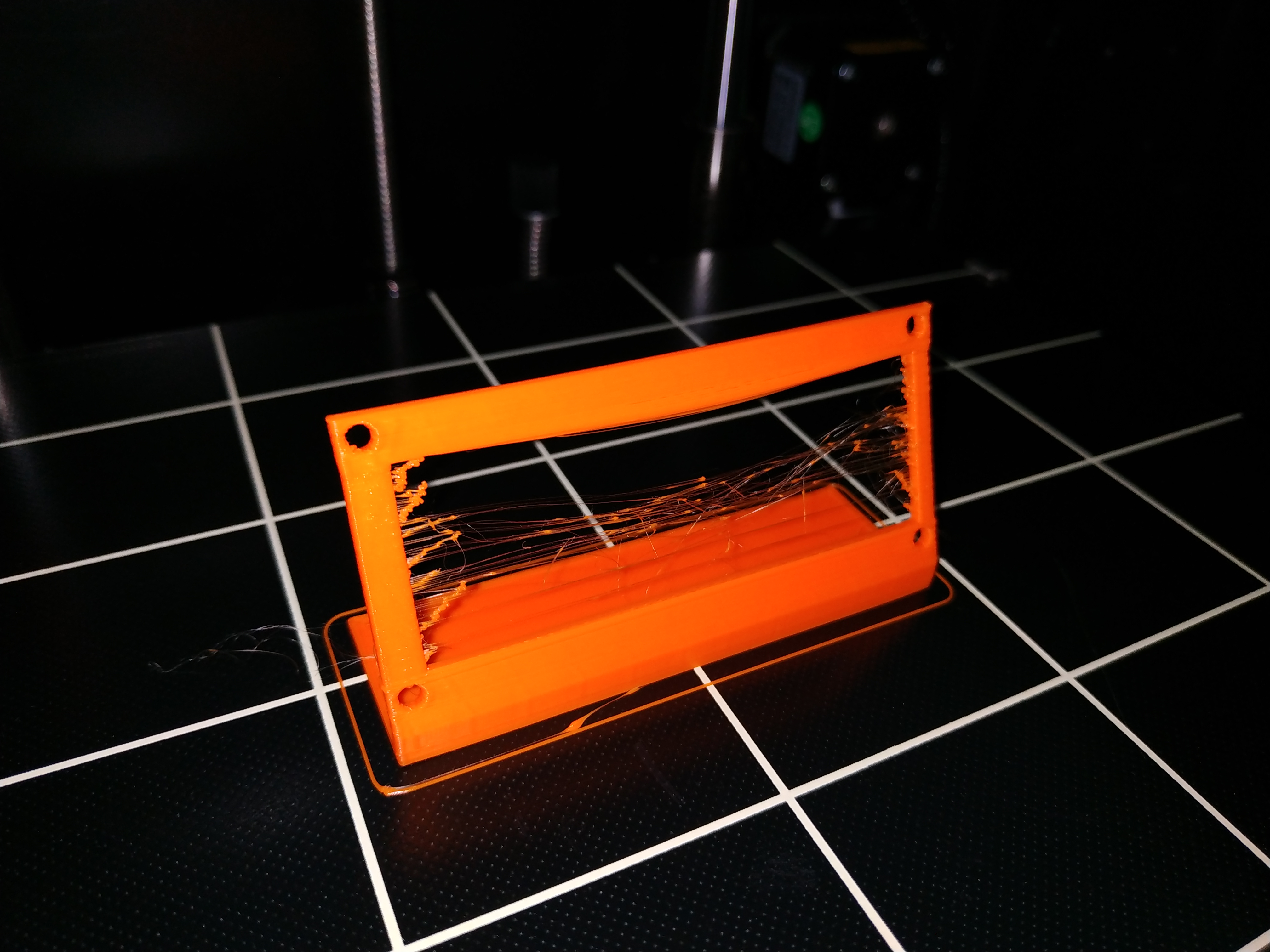 Miniatura 6 do modelo 3D Simple LCD 1602 tilted holder - bracket