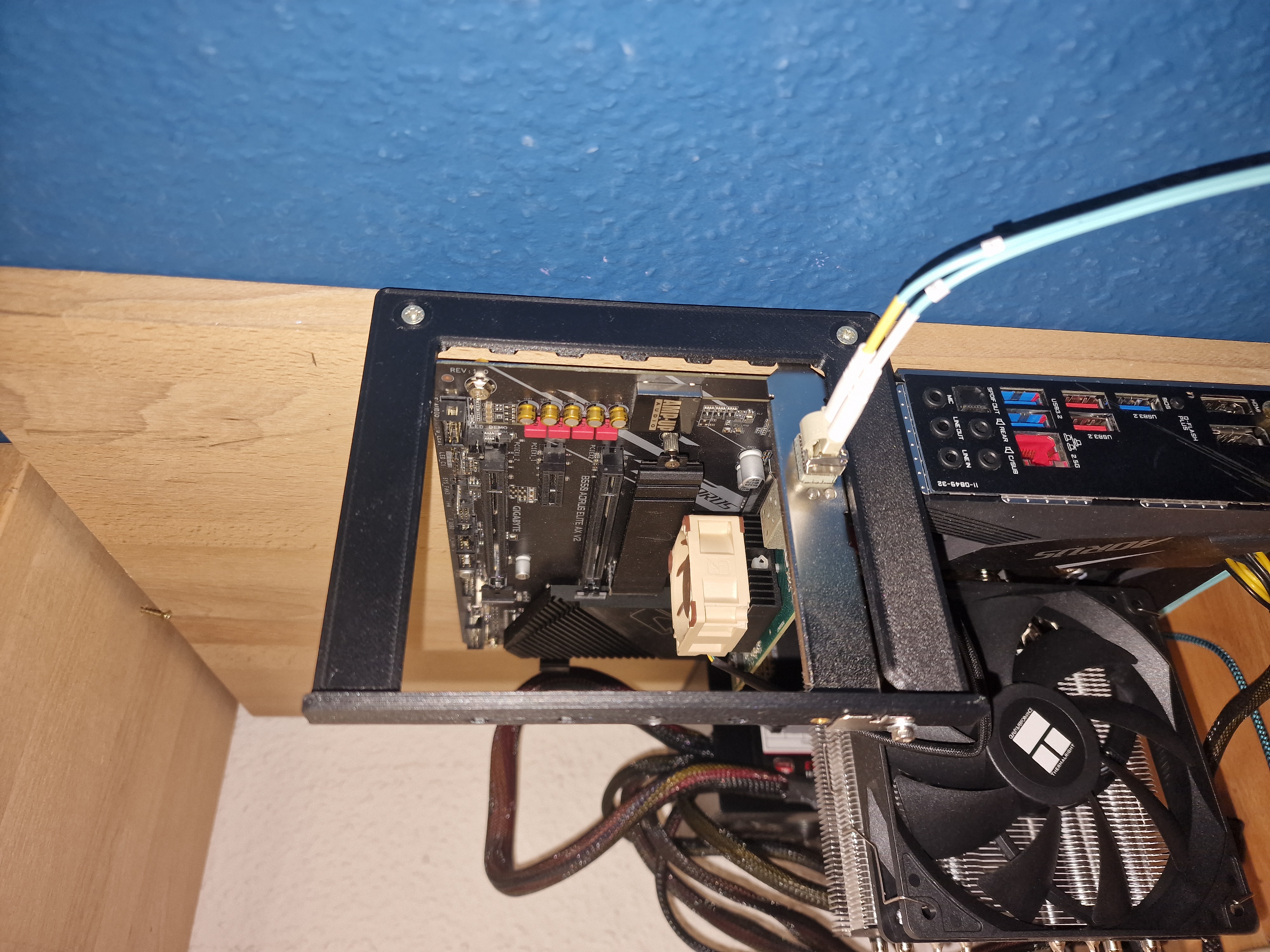 PCI-Express Bracket for wall mounting
