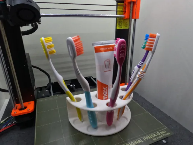 Toothbrush- and Toothpaste-Holder