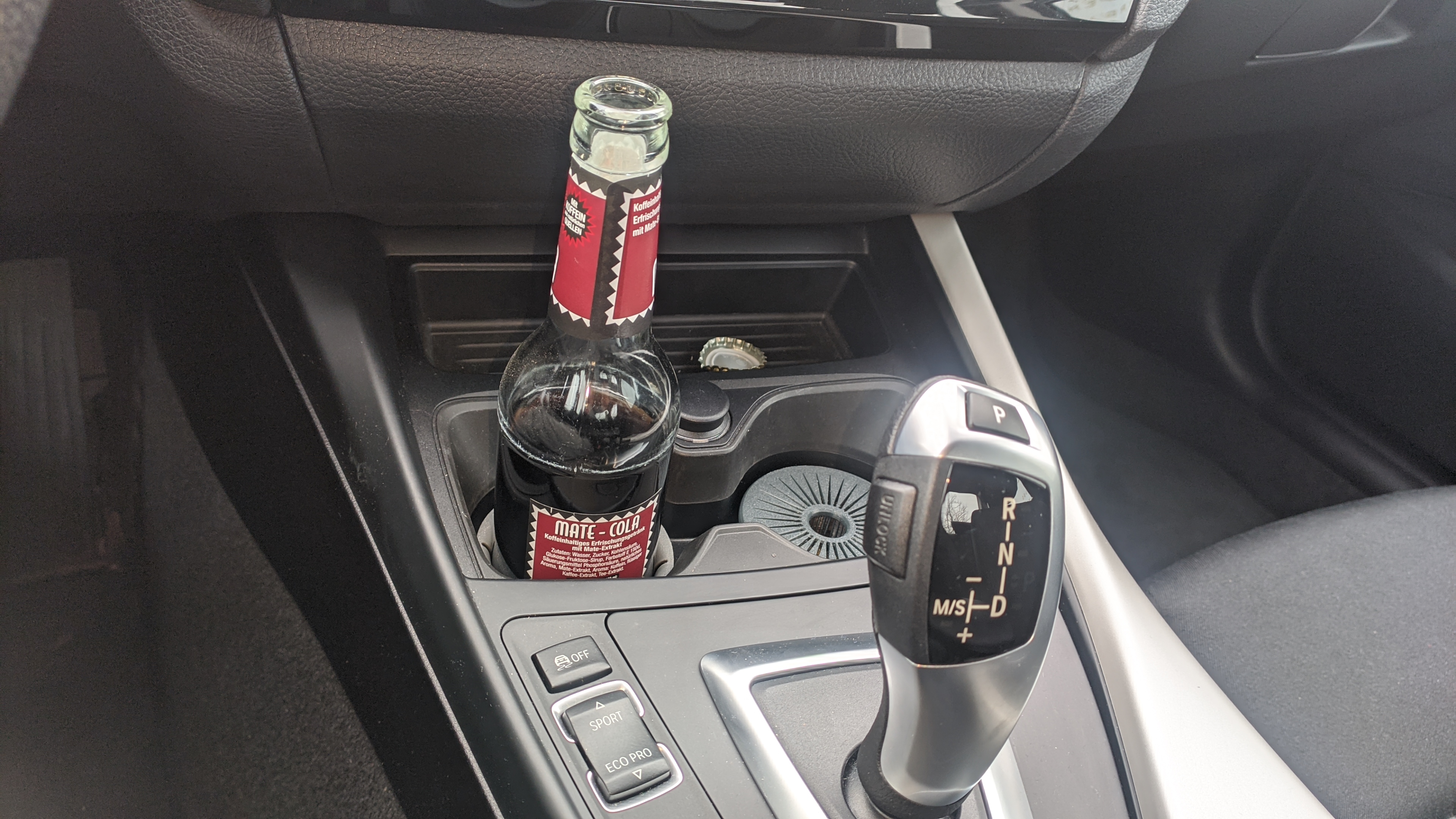 Flexible drink holder reducer