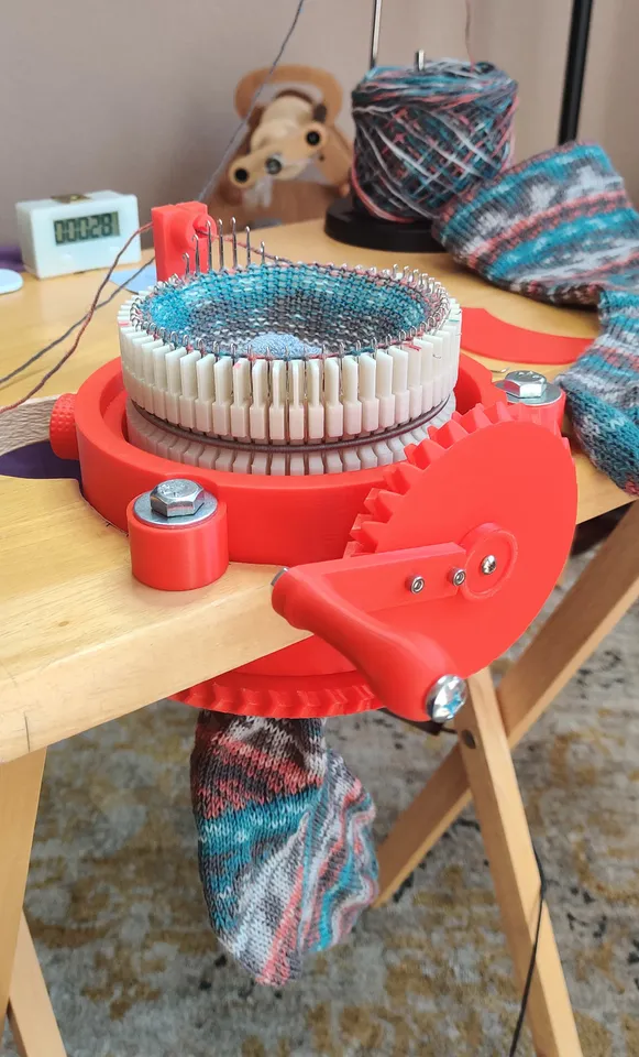 What is Loom on Circular Knitting Machine?