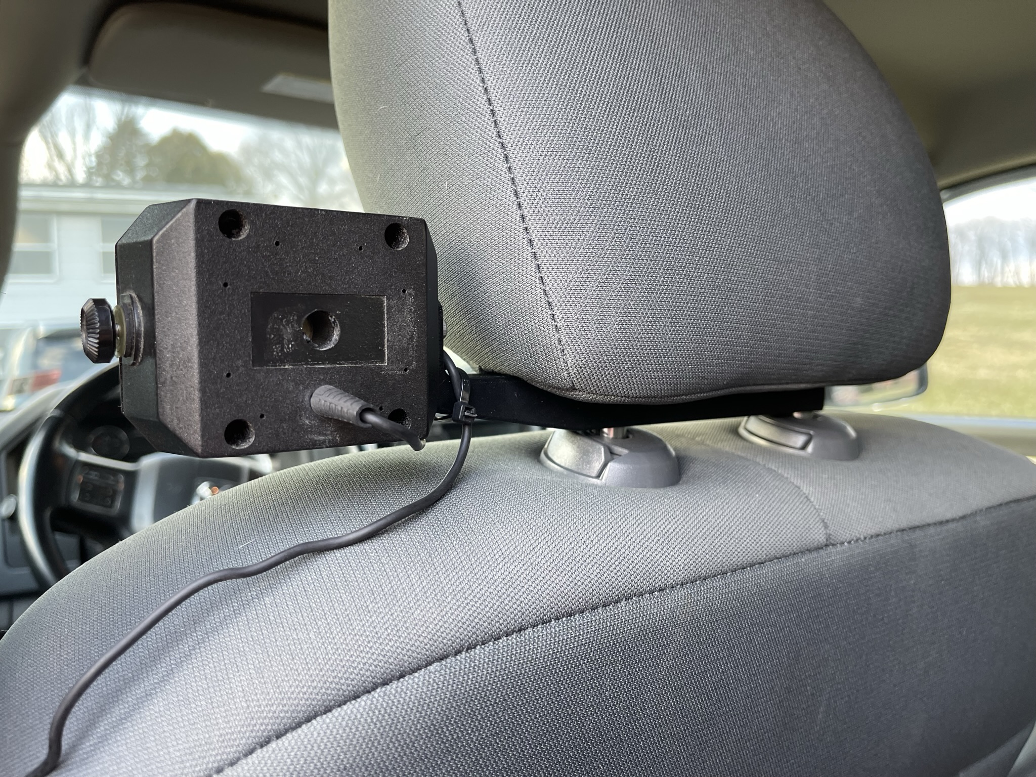 Headrest speaker bracket by JammerX19 Download free STL model