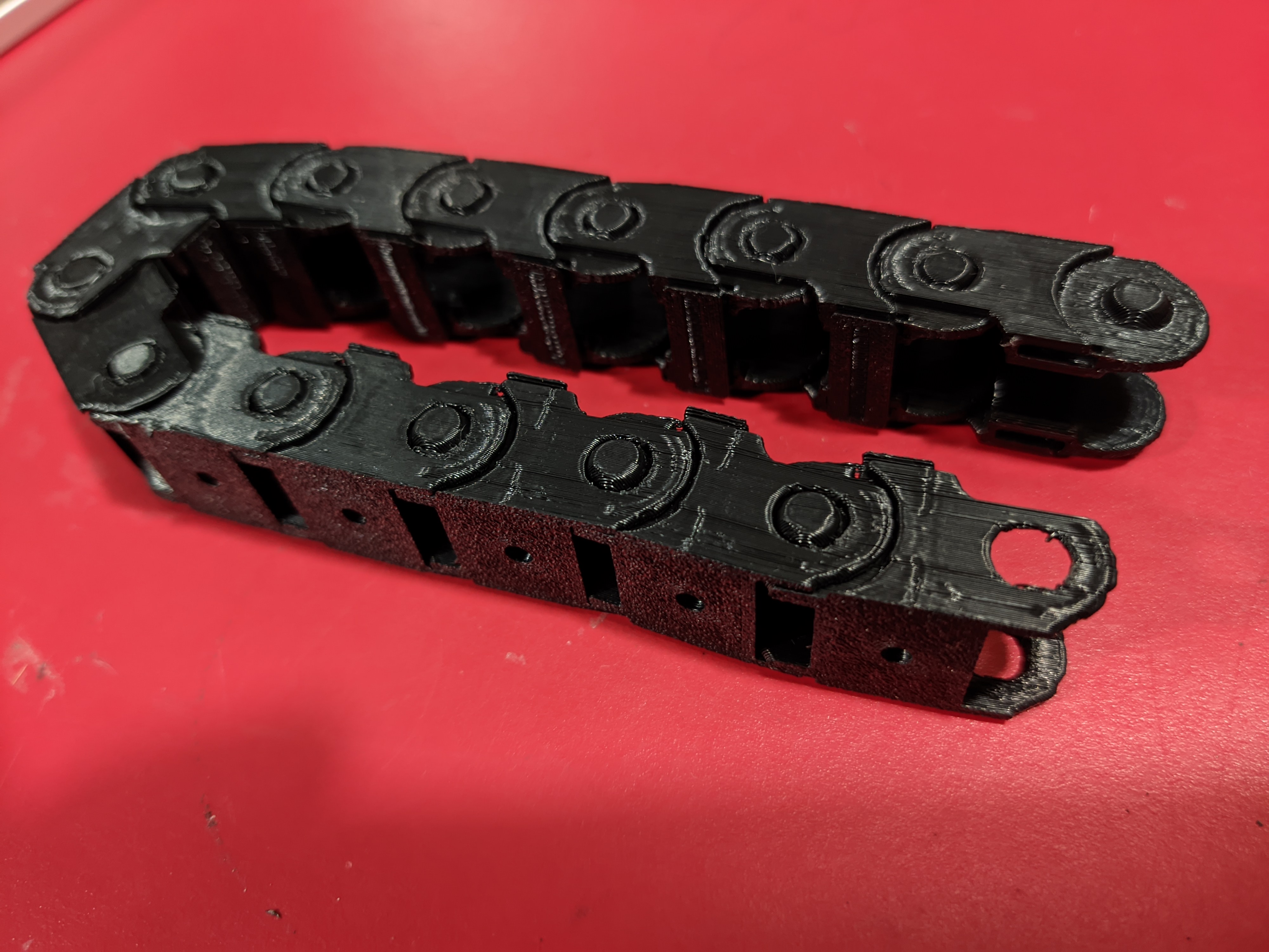 Reclosable Cable Chains for 2020 extrusion