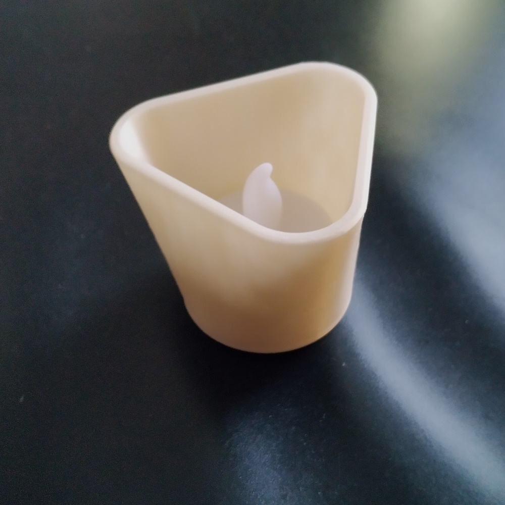 Miniatura 4 do modelo 3D Simple LED tealight holder
