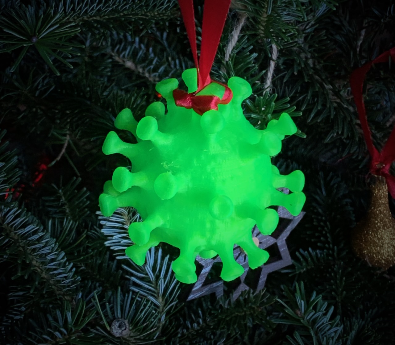 Coronavirus COVID Omikron christmas tree ornament
