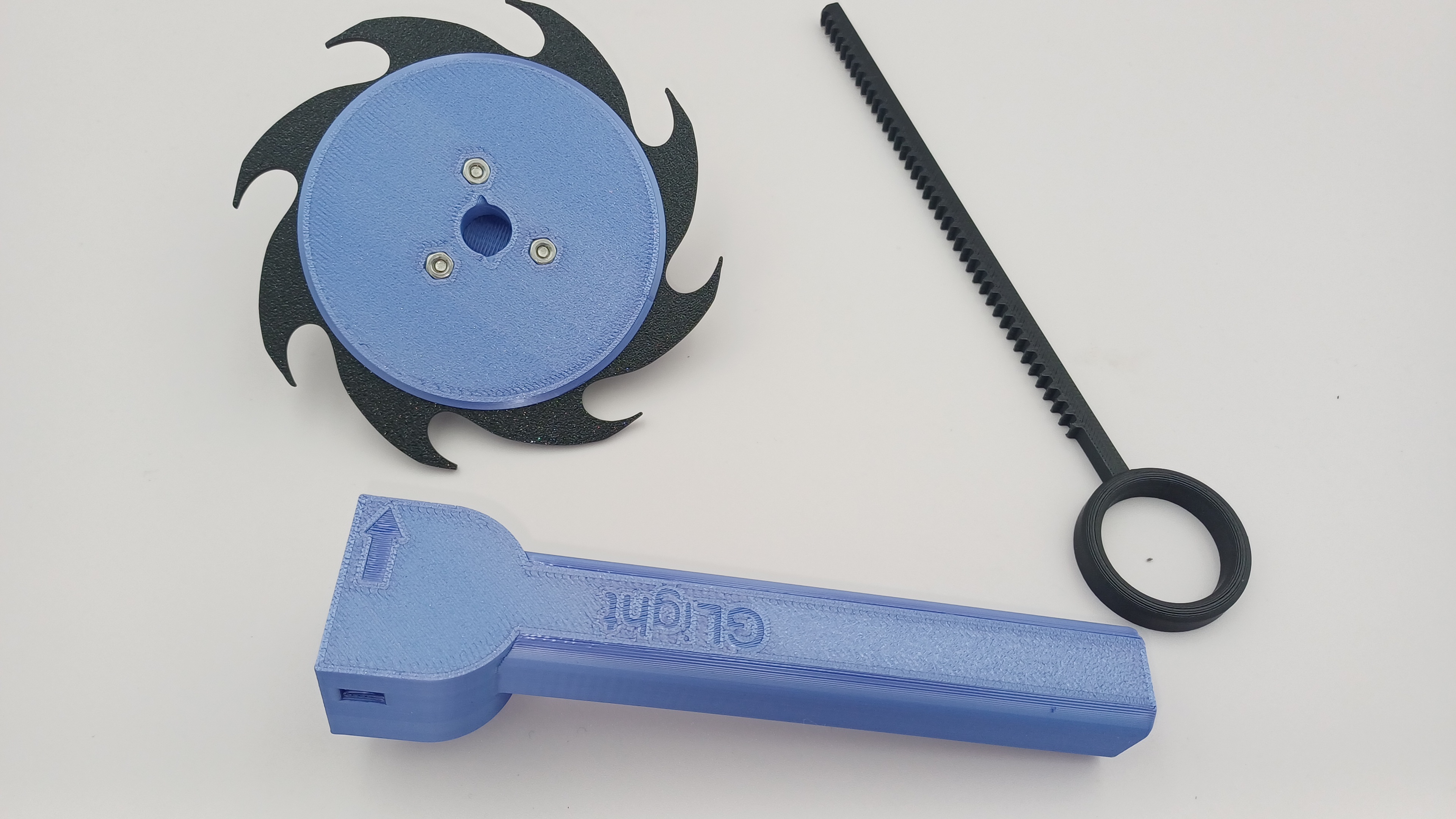 Bumpered blade battle top spinner