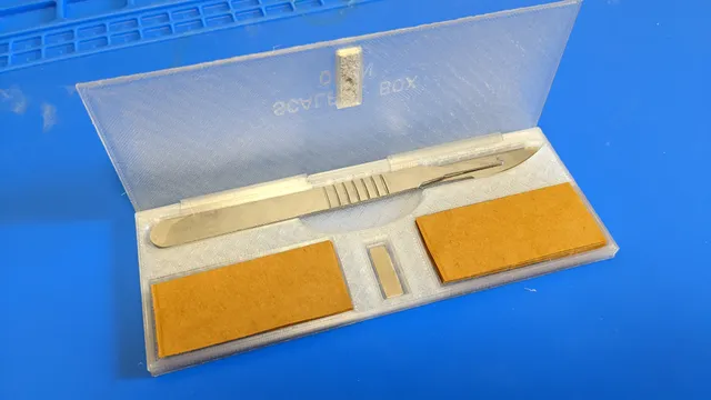 Scalpel case box with magnet