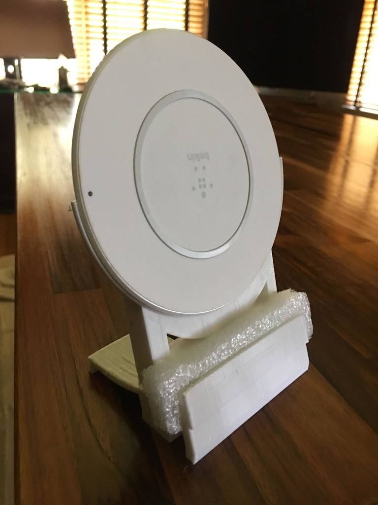 Belkin Wireless charger stand for iphone Xs/X Max
