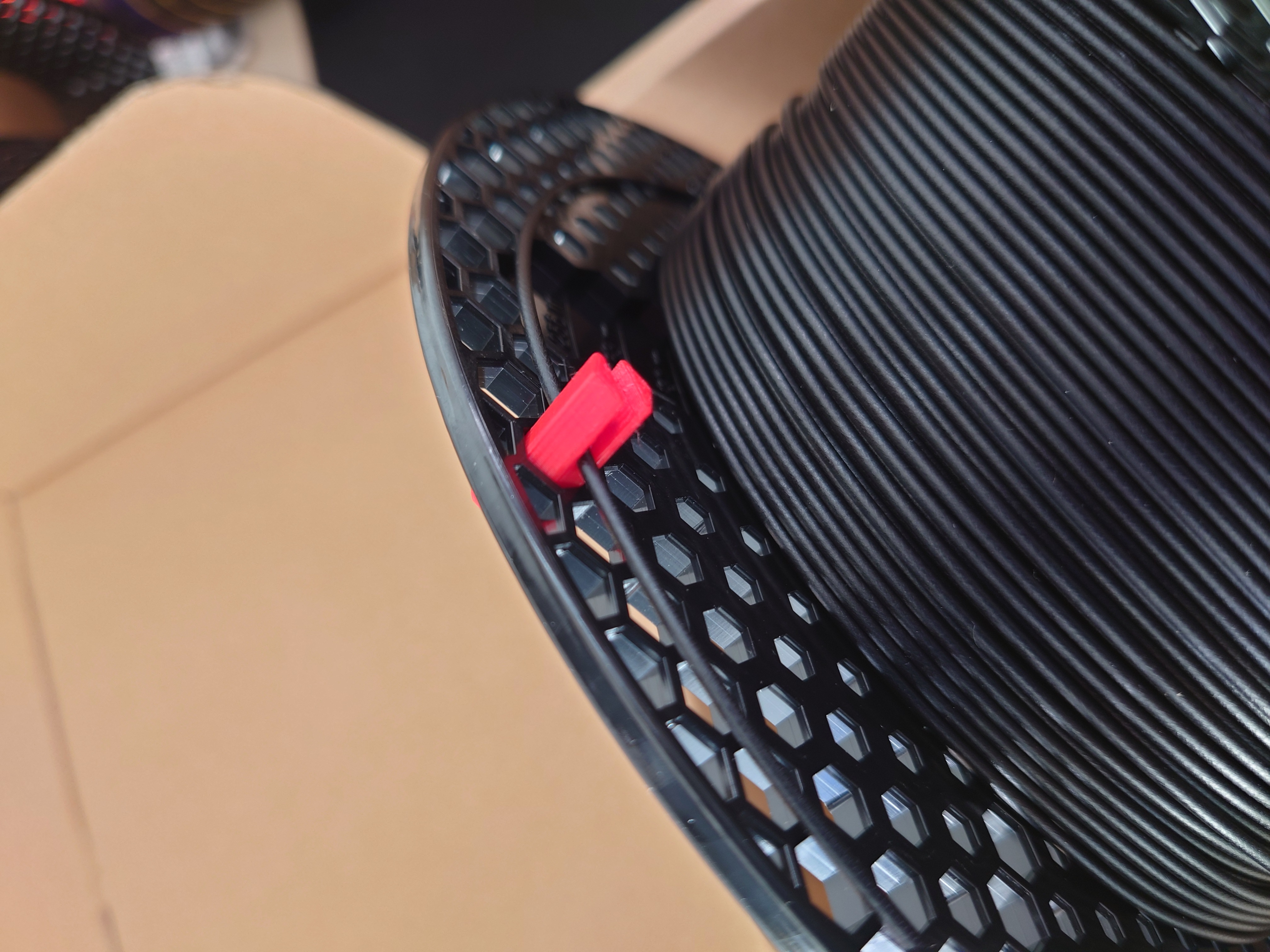 Simple filament clip
