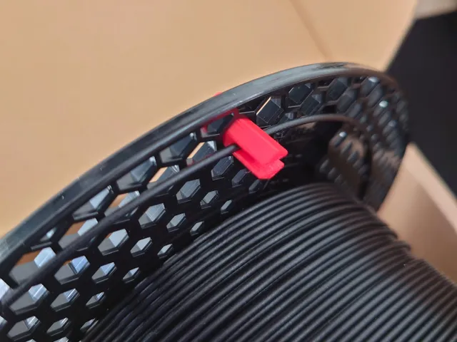 Simple filament clip