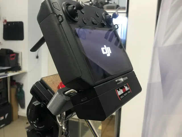 DJI Smart Controller Enterprise (!) tripod mount