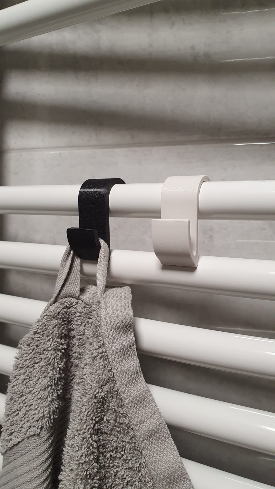 Towel hook for radiator