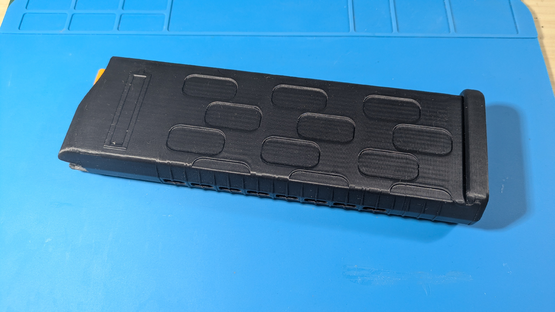 AAA Battery magazine v4