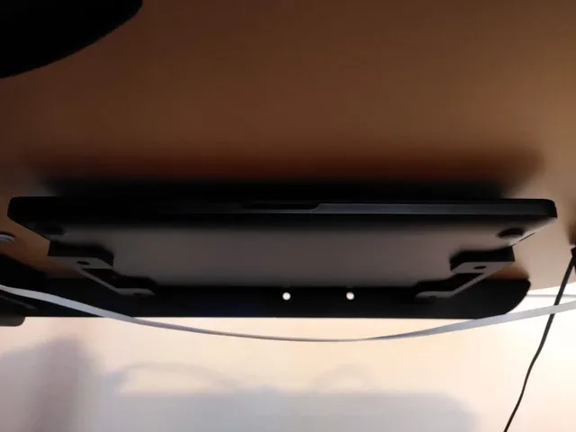 MacBook Pro 2020 Under table or wall rack with Incase protection