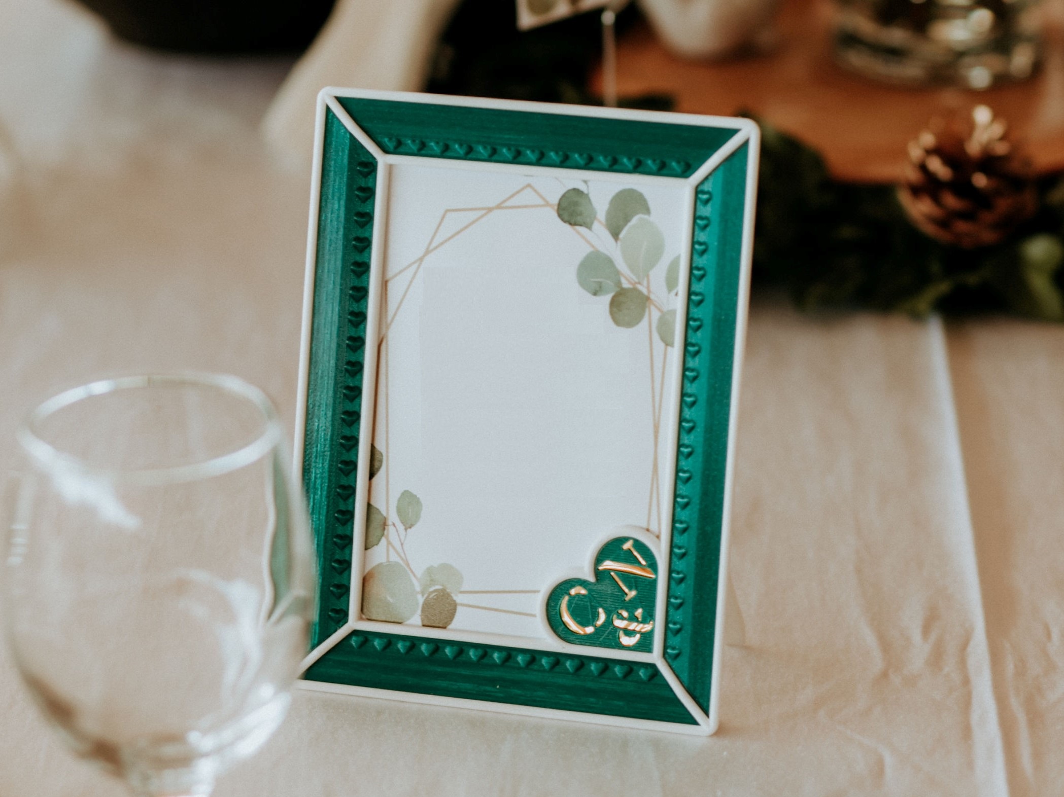 10x15 photo frame with snap-in accents