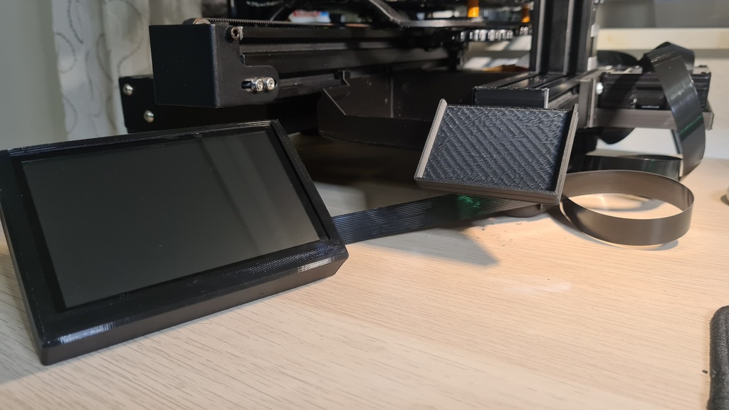 5" Display Case with Mount for 4040 Extrusions by Viktor von