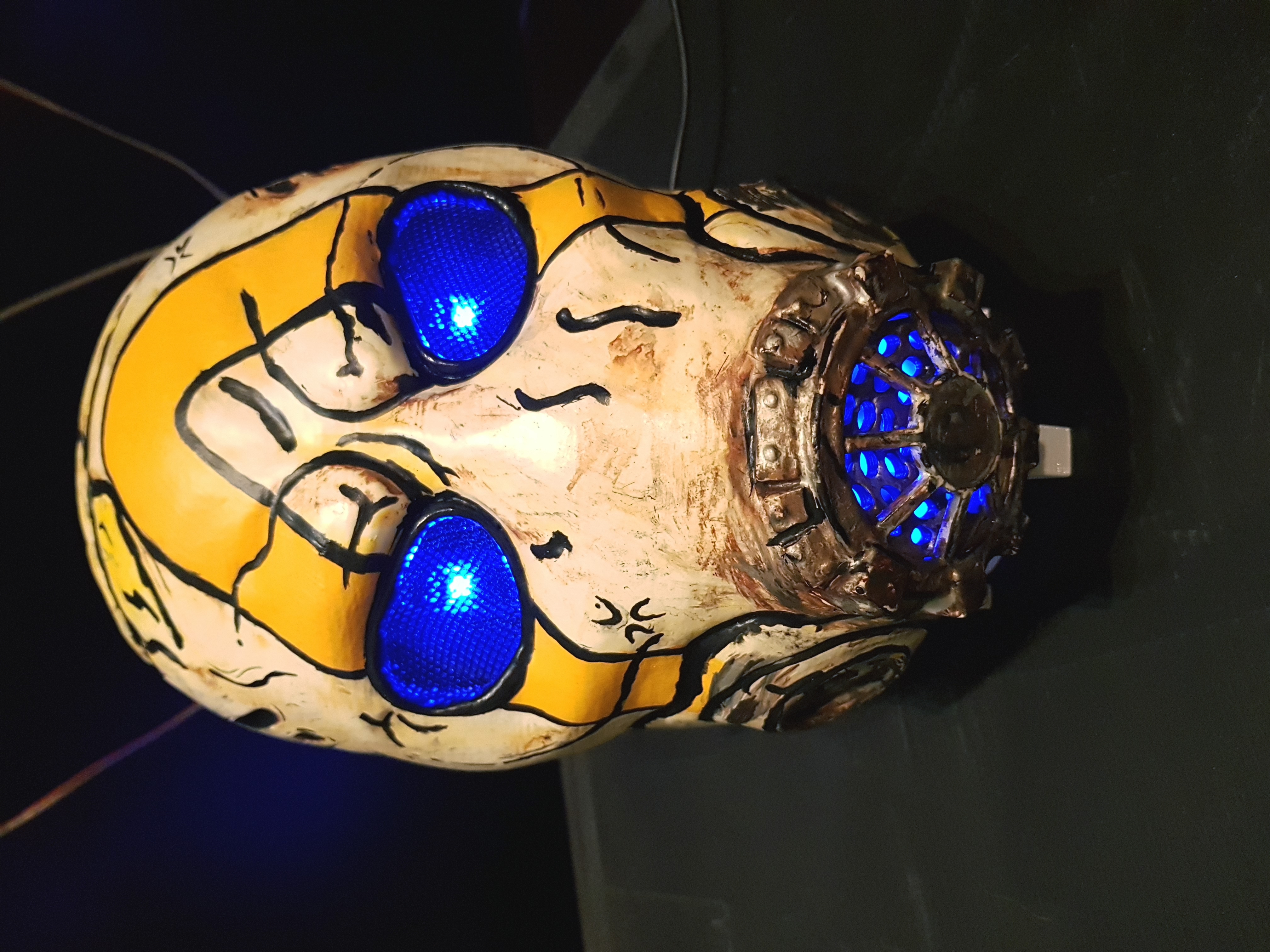 Borderlands 3 Psycho Mask holder