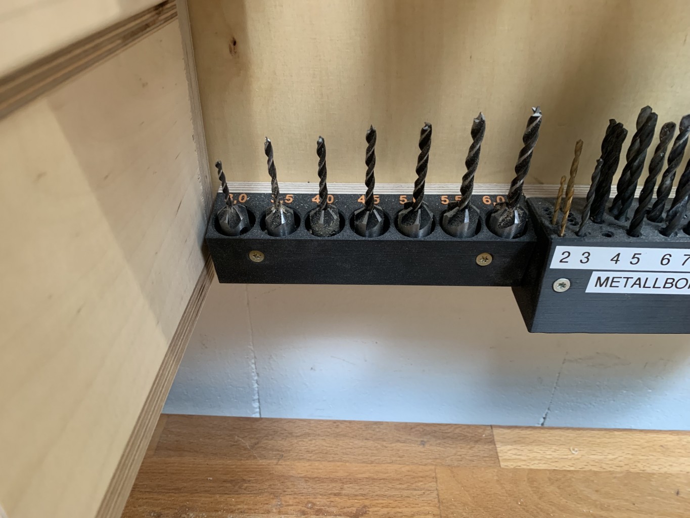 Drillbit holder for bit+stop/taper-ring