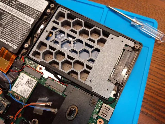 ThinkPad X260 NVMe SSD tray